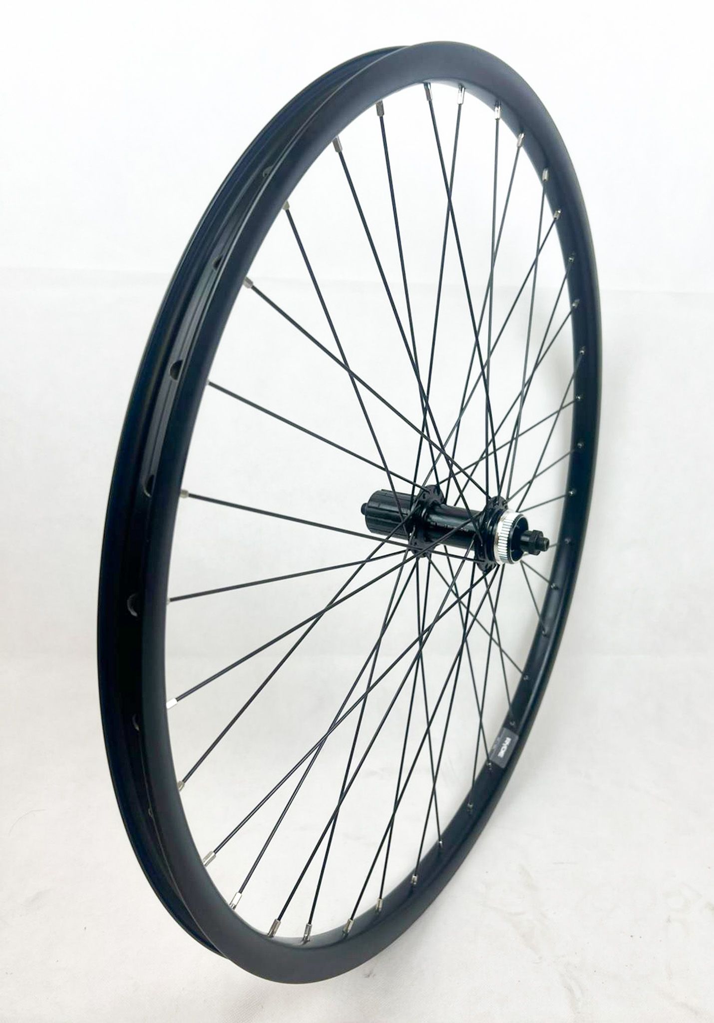 Schwarzes Hinterrad Allround 28 Zoll 36 Loch Disc-Brake